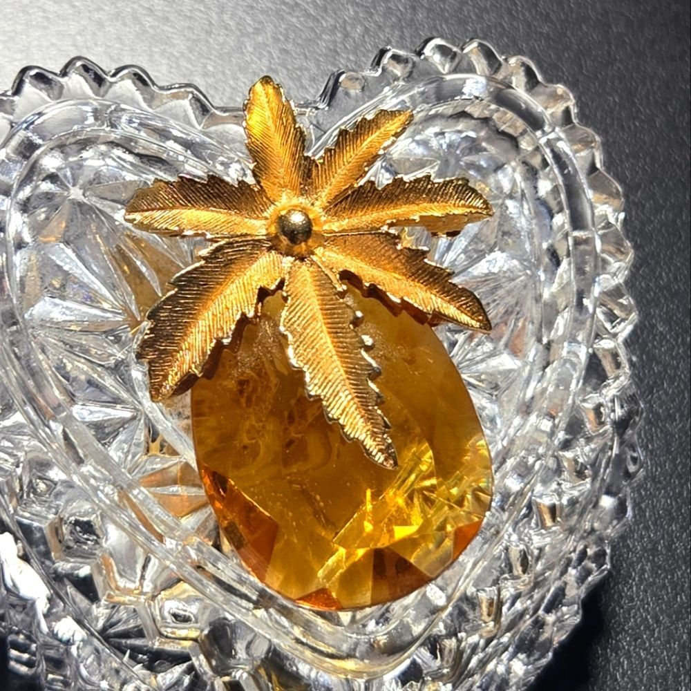 Sarah Coventry Vintage Amber Cut Glass Pineapple Brooch Pendant